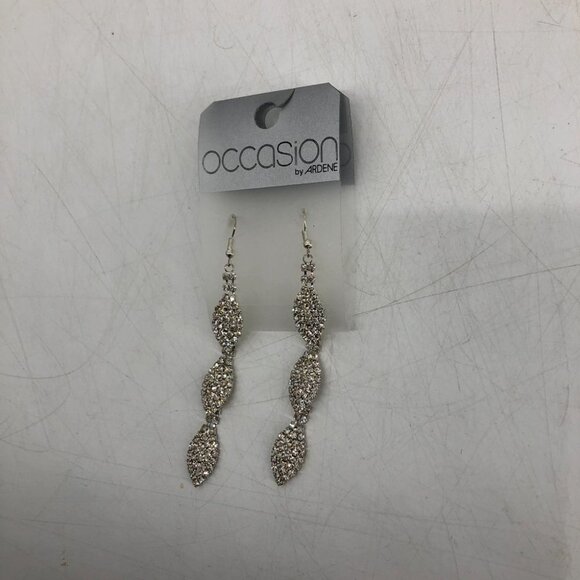 NWT Ardene Occaisuon dangly sparkly earrings silver - Picture 8 of 8